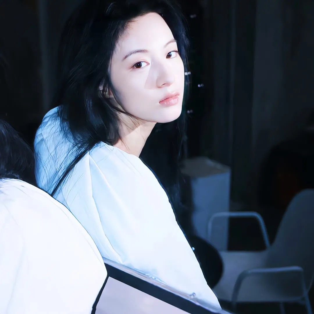 超级英雄女孩:星际游戏